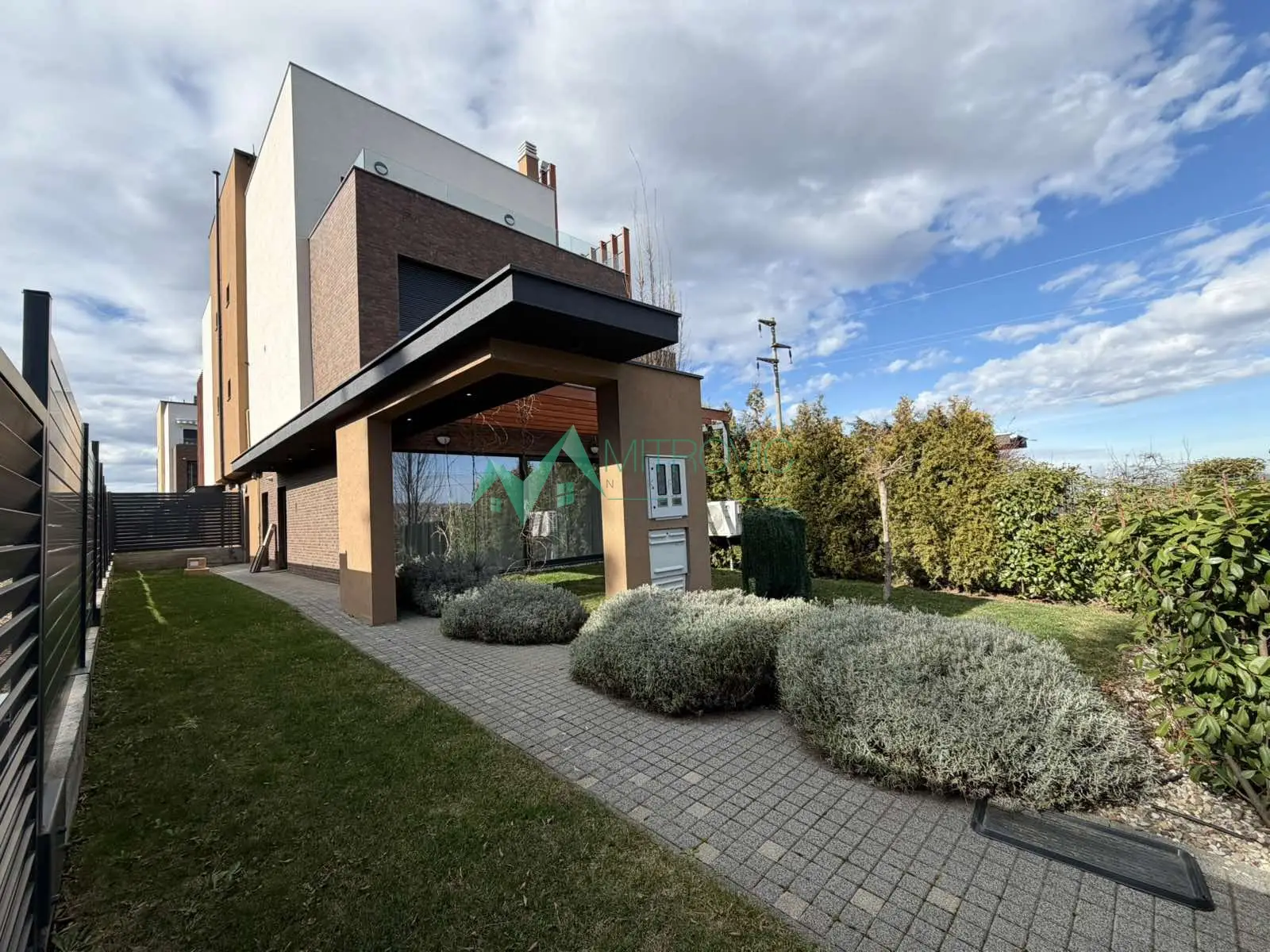 Modern, luxury house on Popovica with a view of the city and the river!