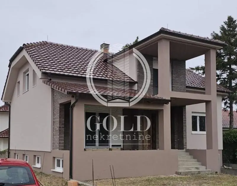 WE ARE SELLING A FAMILY HOUSE IN POPOVICA, KAMENICA, HOUSE IN POPOVICA 322m2 ID#6018