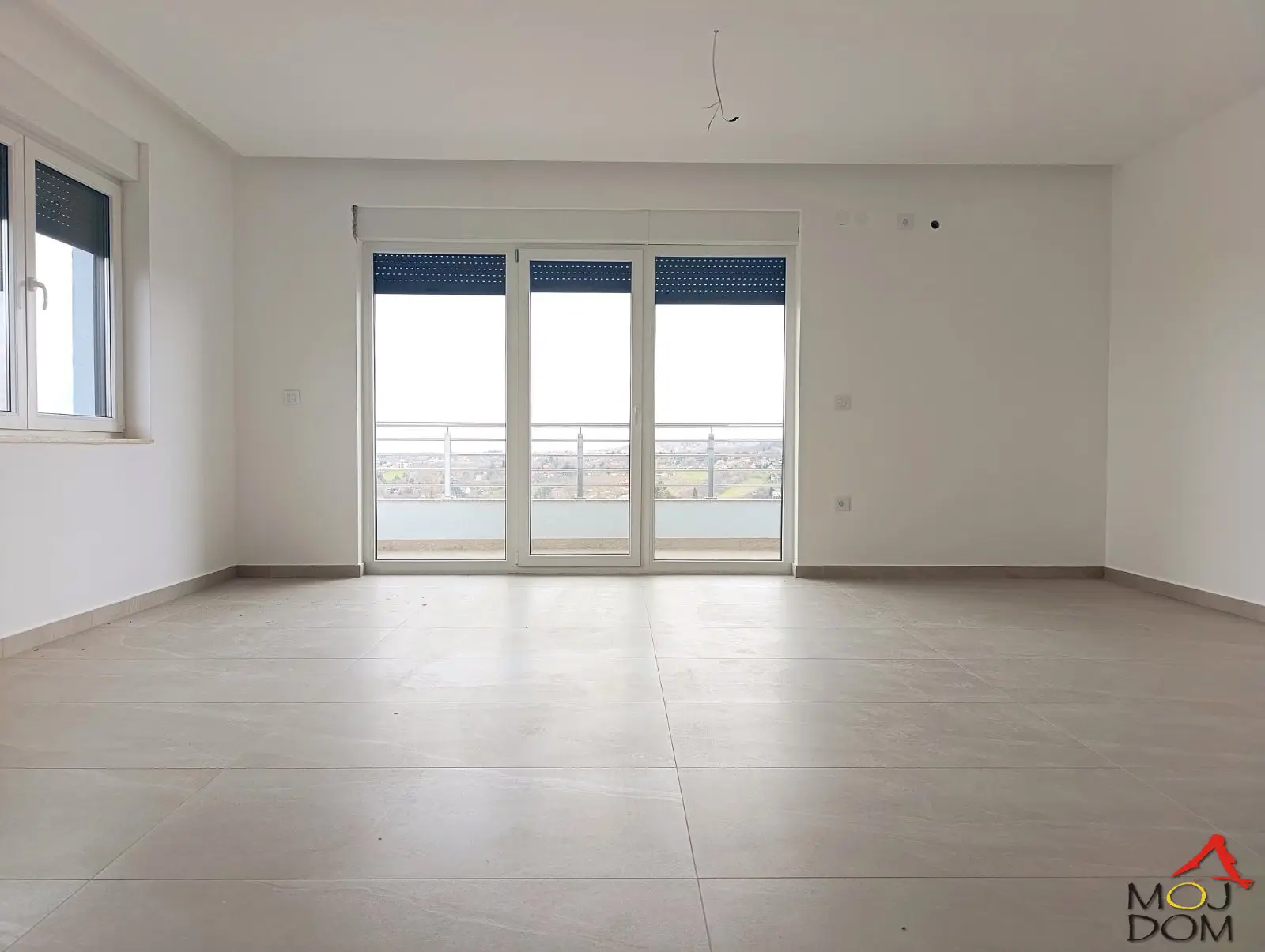 We are selling luxury family apartments with a beautiful view of Tatarsko Brdo.

This beautiful location gives you a feeling as if you are on vacation every day. When you come home, you park in a spot reserved just for you, and enter your spacious apartment with