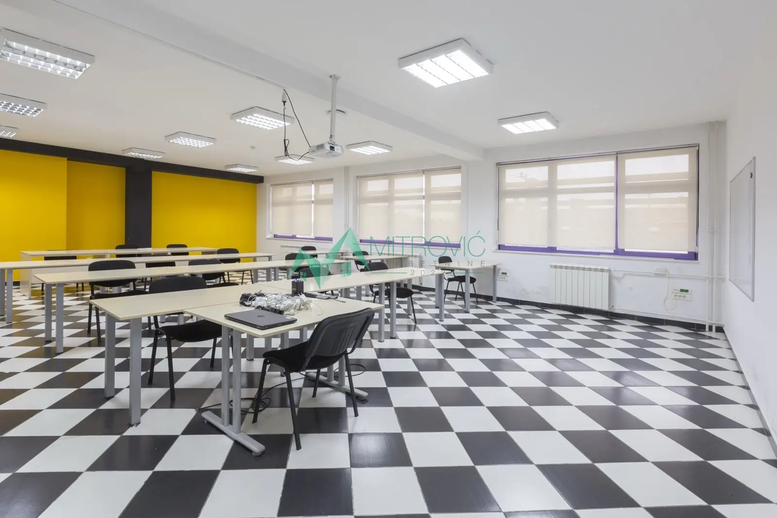 Luxury office space of 800 m² near Bulevar Evrope