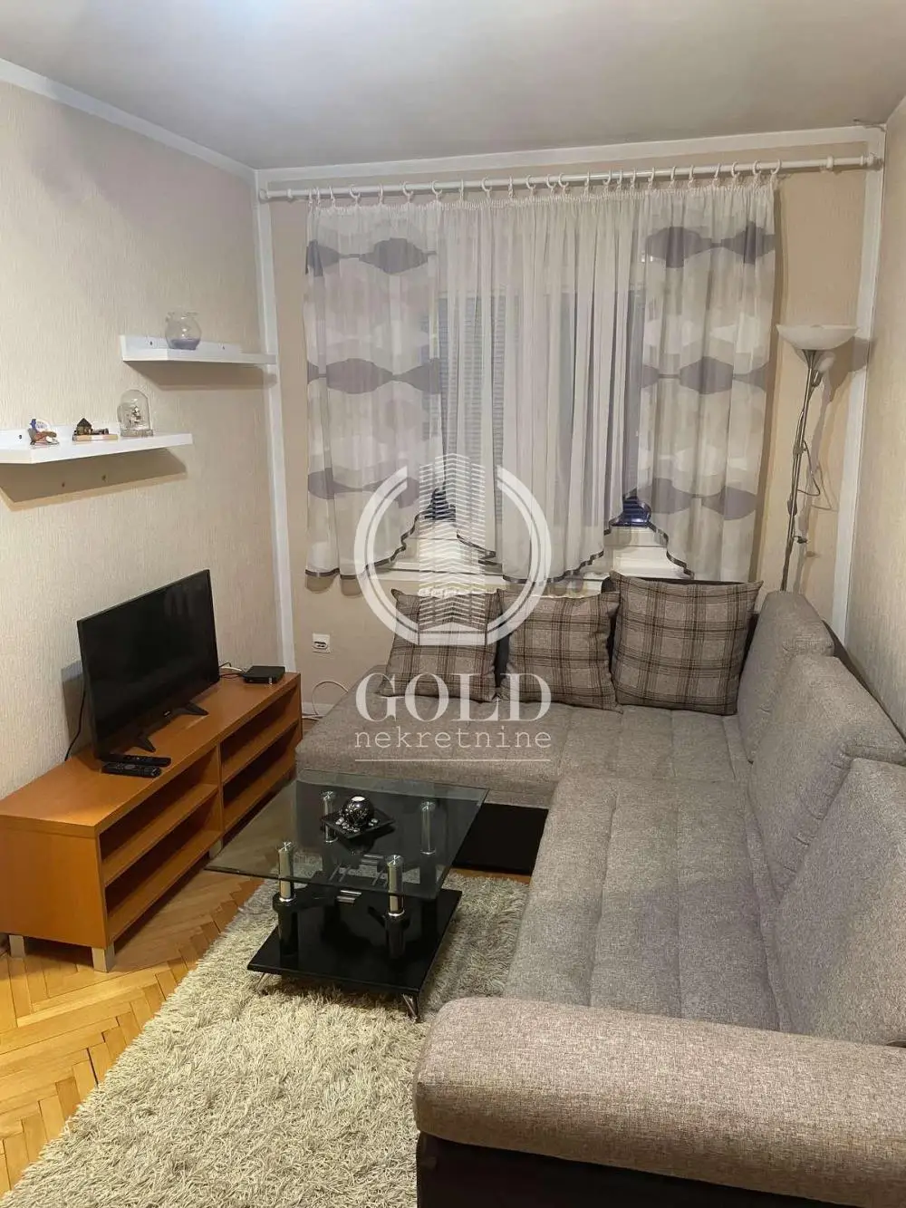 We are renting a floor of a house in the Center, 40m2 ID#8682