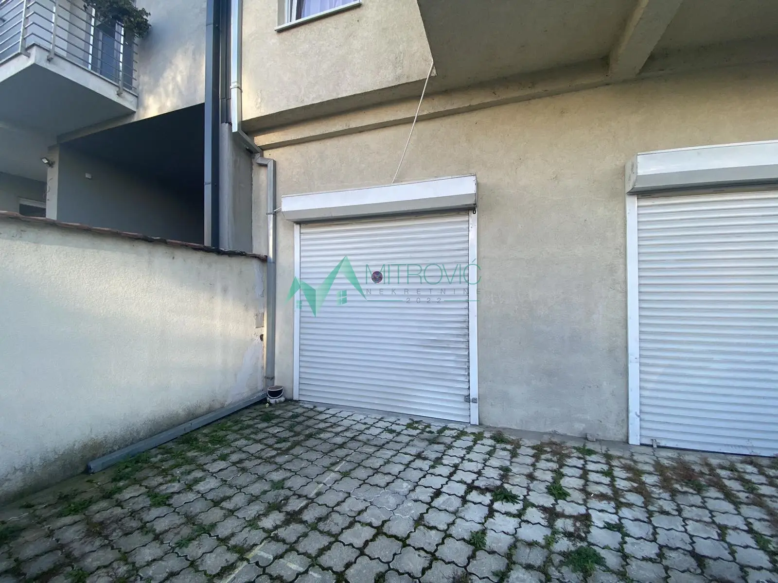 Garage with mezzanine in Kosovska street.