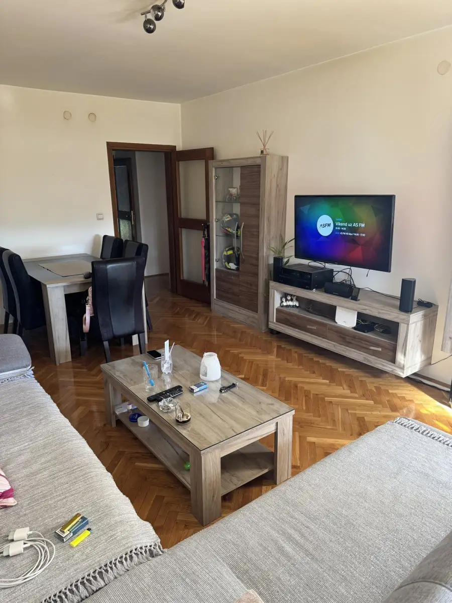 Novi Sad, Novo Naselje, well-maintained two and a half room apartment, 79m2, with a spacious living room, one larger and one smaller bedroom