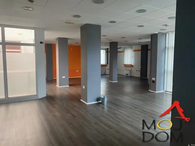 We are renting on BOULEVARD a commercial space of 240m2 and terraces of 112m2 on the third floor suitable for offices. There is a possibility to rent additional space of 353m2 on the first floor (Moj Dom Real Estate, Novi Sad, Reg.no. 174)