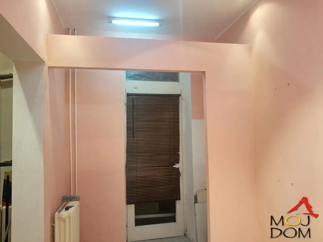 Commercial space with attic for sale in the very center of Novi Sad, on Zmaj Jovina Street. The attic can also be used as business space since it has completed wiring, water, and a toilet.
Potential place for an initial investment for building residential units.
069
