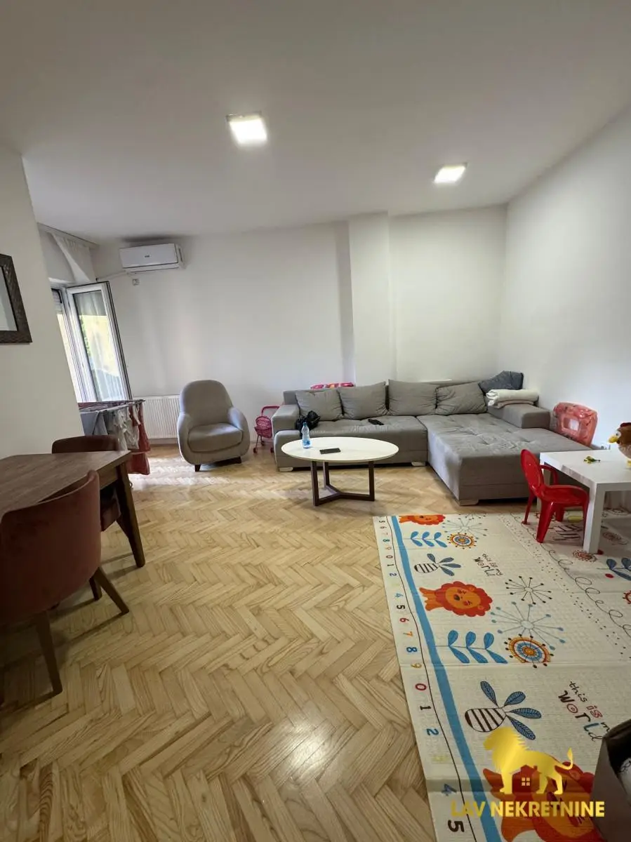 Stan 55m² — Tatarsko brdo, Sremska Kamenica