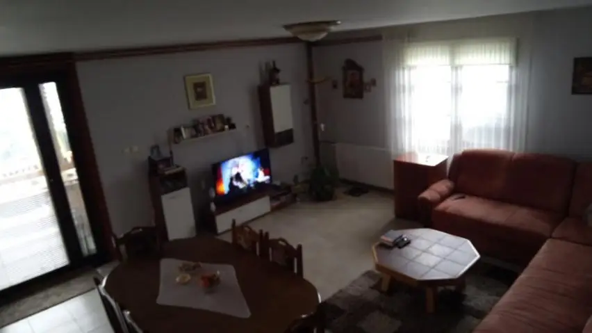 Novi Sad, Sremska Kamenica, multi-room house functioning as two separate apartments, gas heating, 300m2 plot. (Bomil Real Estate,