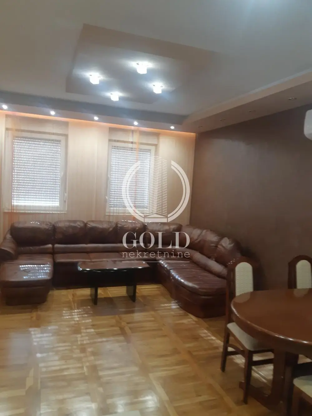 Renovated house in the center! 5 PARKING SPACES! 110.00m2, 1500 euro ID#2945