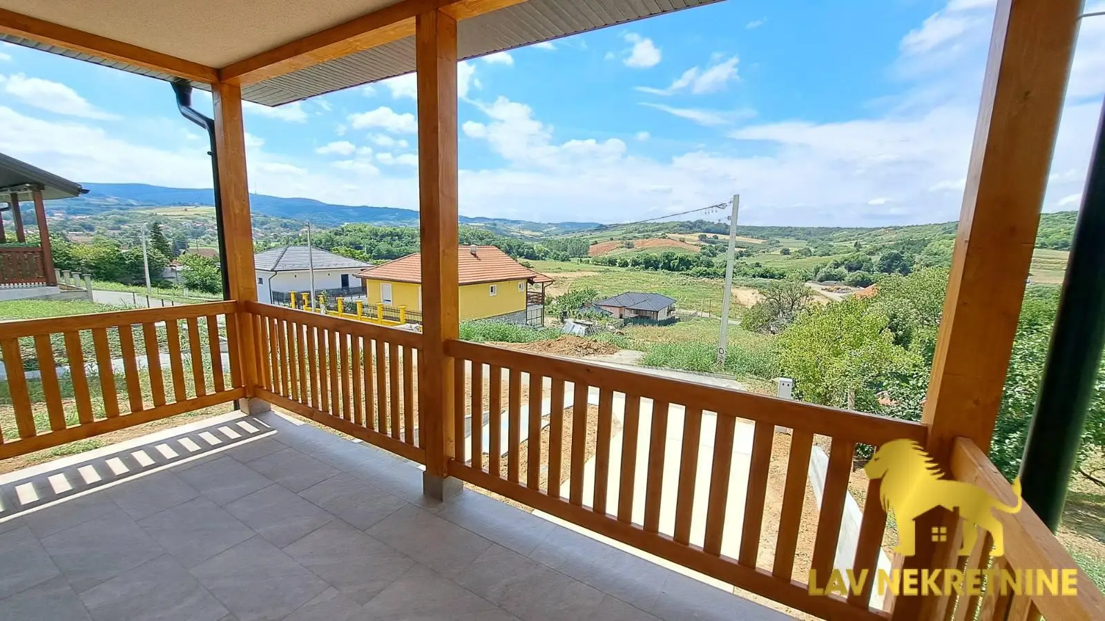 NEW, UNINHABITED, JUST FINISHED HOUSE FOR SALE IN A GREAT LOCATION, a few minutes' drive from the city, in a quiet and
