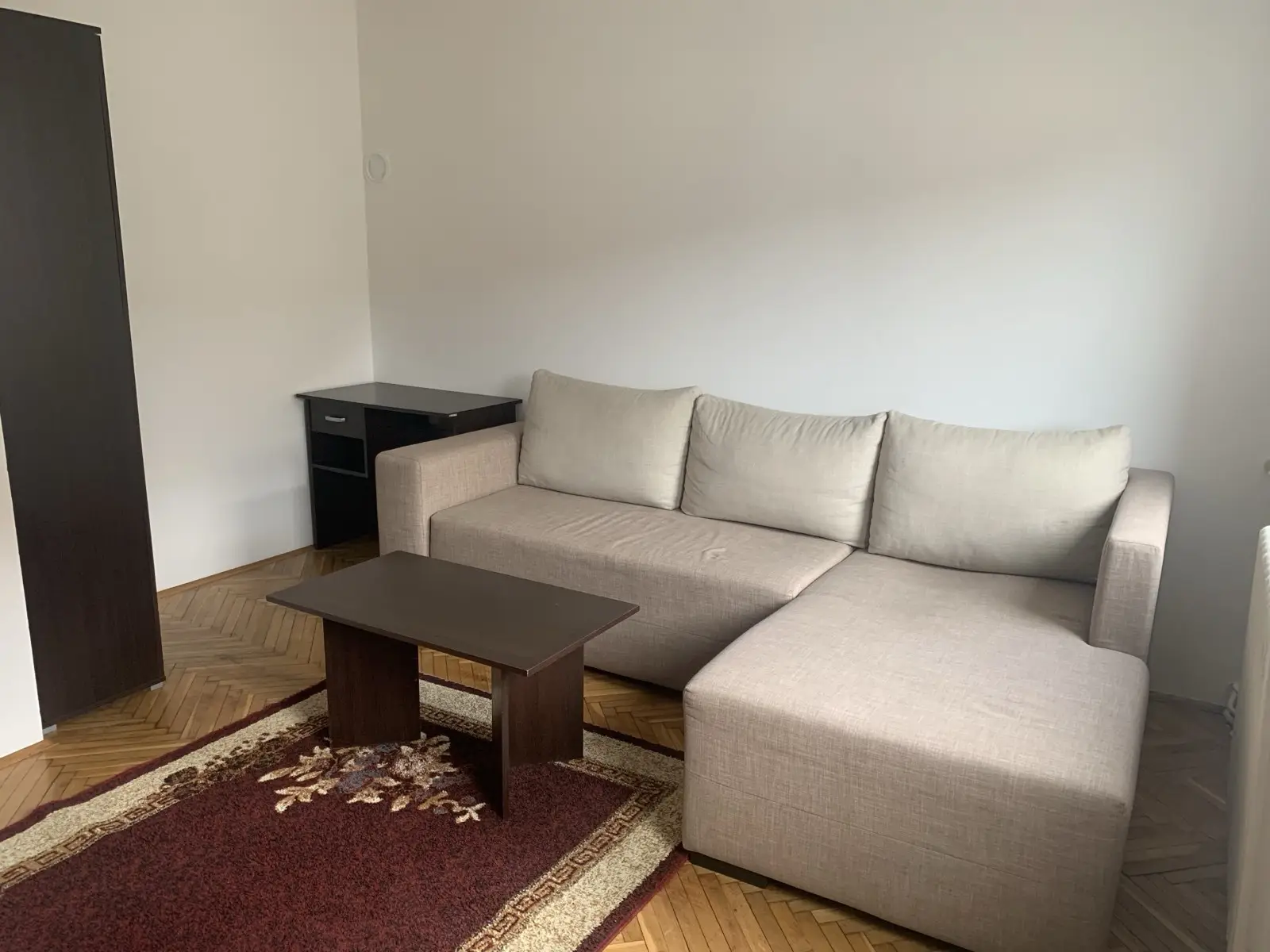 <p>Sajam, Immediate vicinity of the Medical and Pharmaceutical Faculty Fair. Furnished apartment for rent, 300eur rent, ob