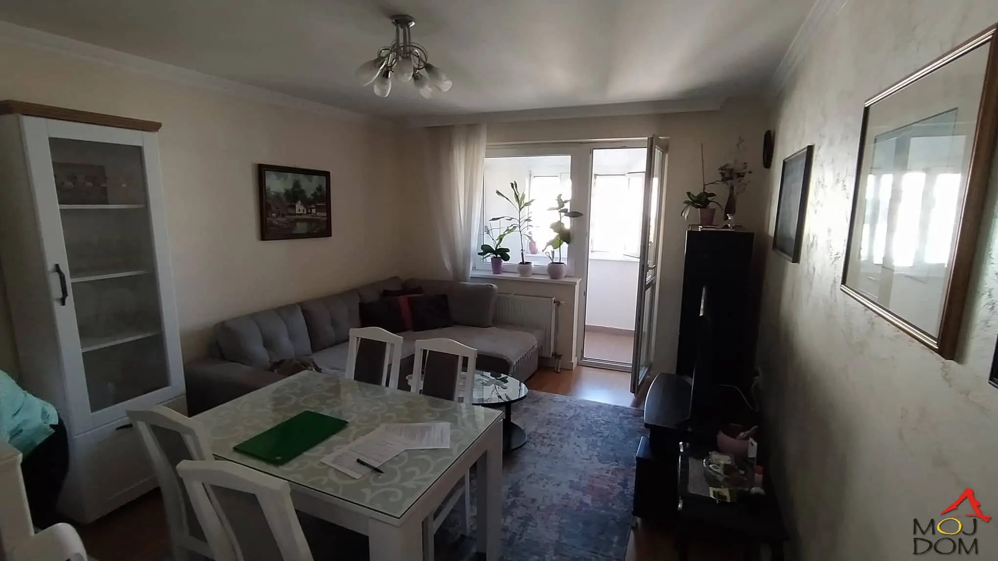 For sale: Beautiful two-and-a-half-room apartment located just a 10-minute walk from the city center. The apartment has an excellent layout as all rooms are entered from the hallway and consists of a living room with kitchen, two bedrooms, bathroom, and two terraces. It is located