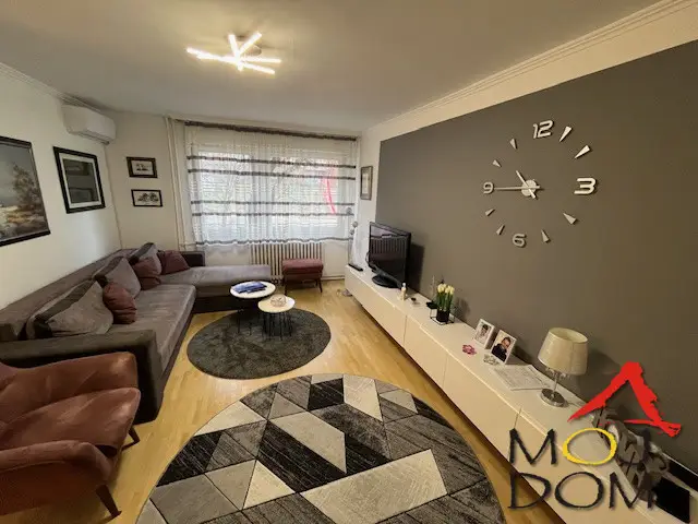 A comfortable, spacious family apartment for sale at Liman 2 (70m2).
The apartment is immediately available, fully equipped with all kitchen elements. Suitable for young couples. Excellent location, all necessities are nearby.
The apartment is completely renovated.