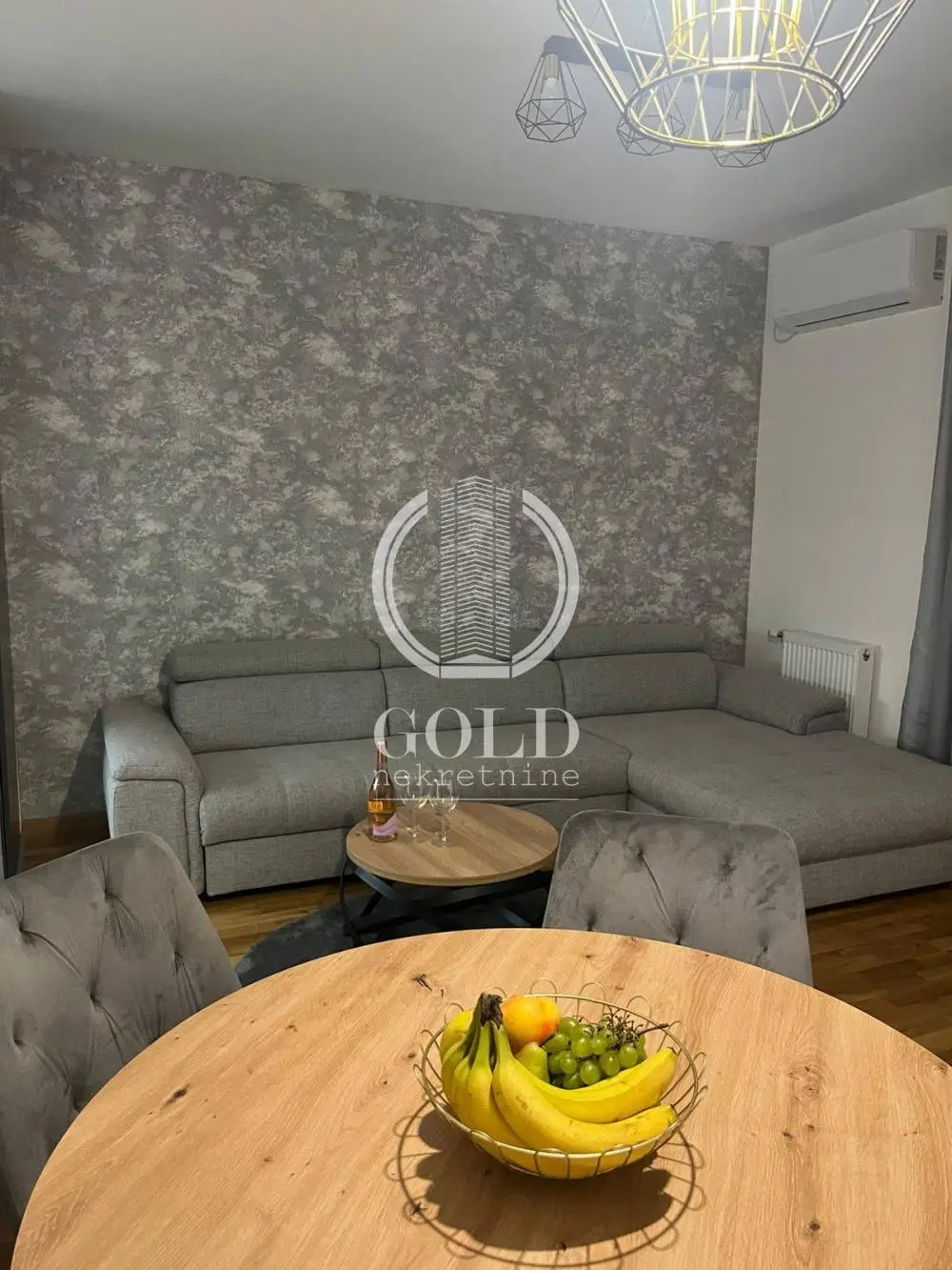 WE RENT A MODERNLY FURNISHED APARTMENT ON PODBARA ID#10499