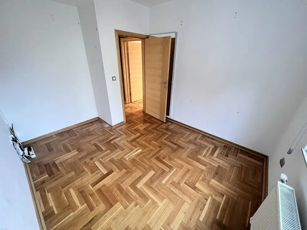Business space for rent on the 1st floor of a small building. It consists of two units which can function together or separately