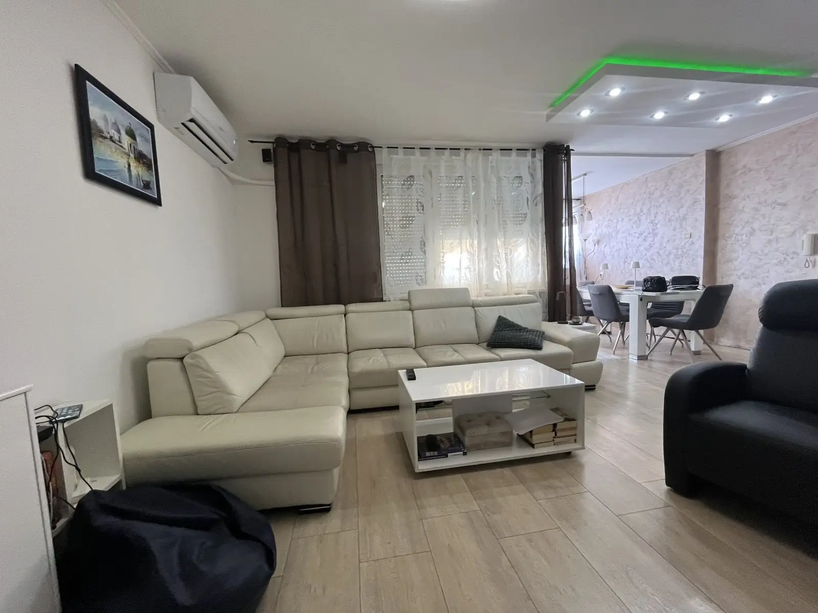 NOVI SAD.LIMAN II.FOUR-ROOM APARTMENT.FULLY RENOVATED.DOUBLE ORIENTATION.NEAR ŠTRAND, UNIVERSITIES, SPENS, PROMEN