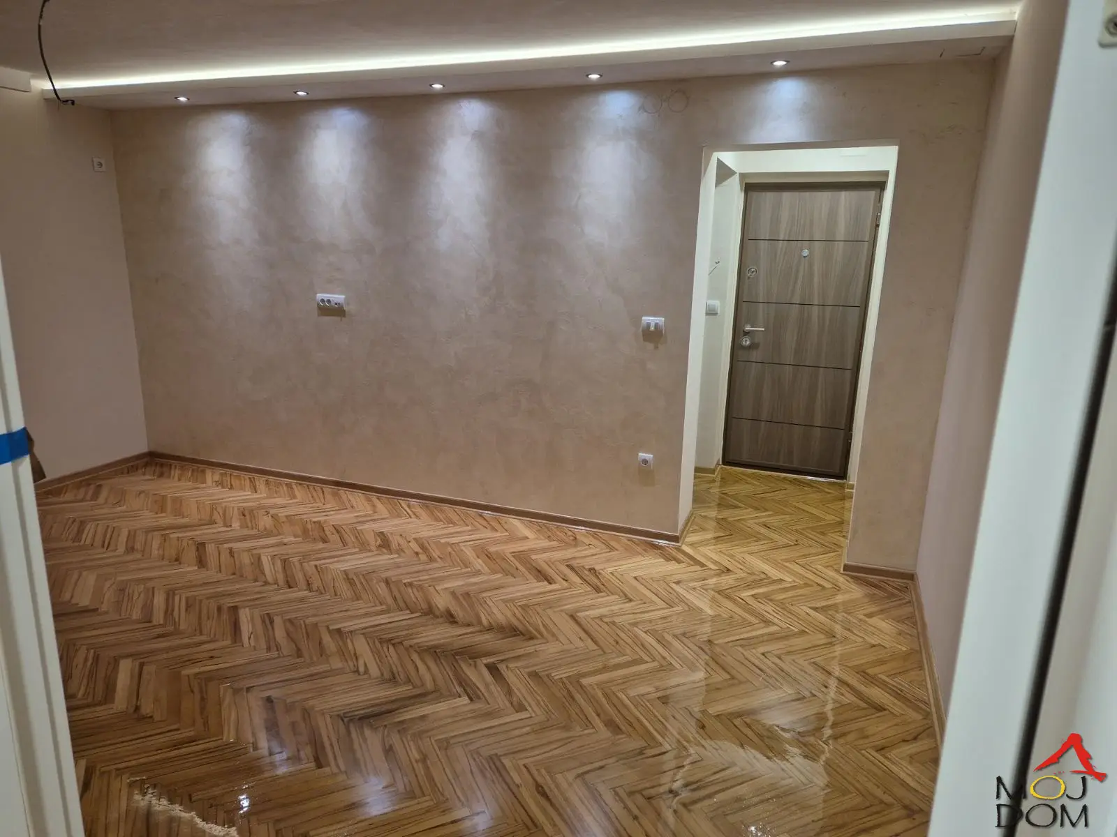 Fully renovated apartment in Satelit – Ready to move in!
A two-room apartment for sale, completely renovated, in one of the quieter locations in Novi Sad – Satelit.

- Second floor in a building of a total of four floors, without an elevator.
- Optimal area