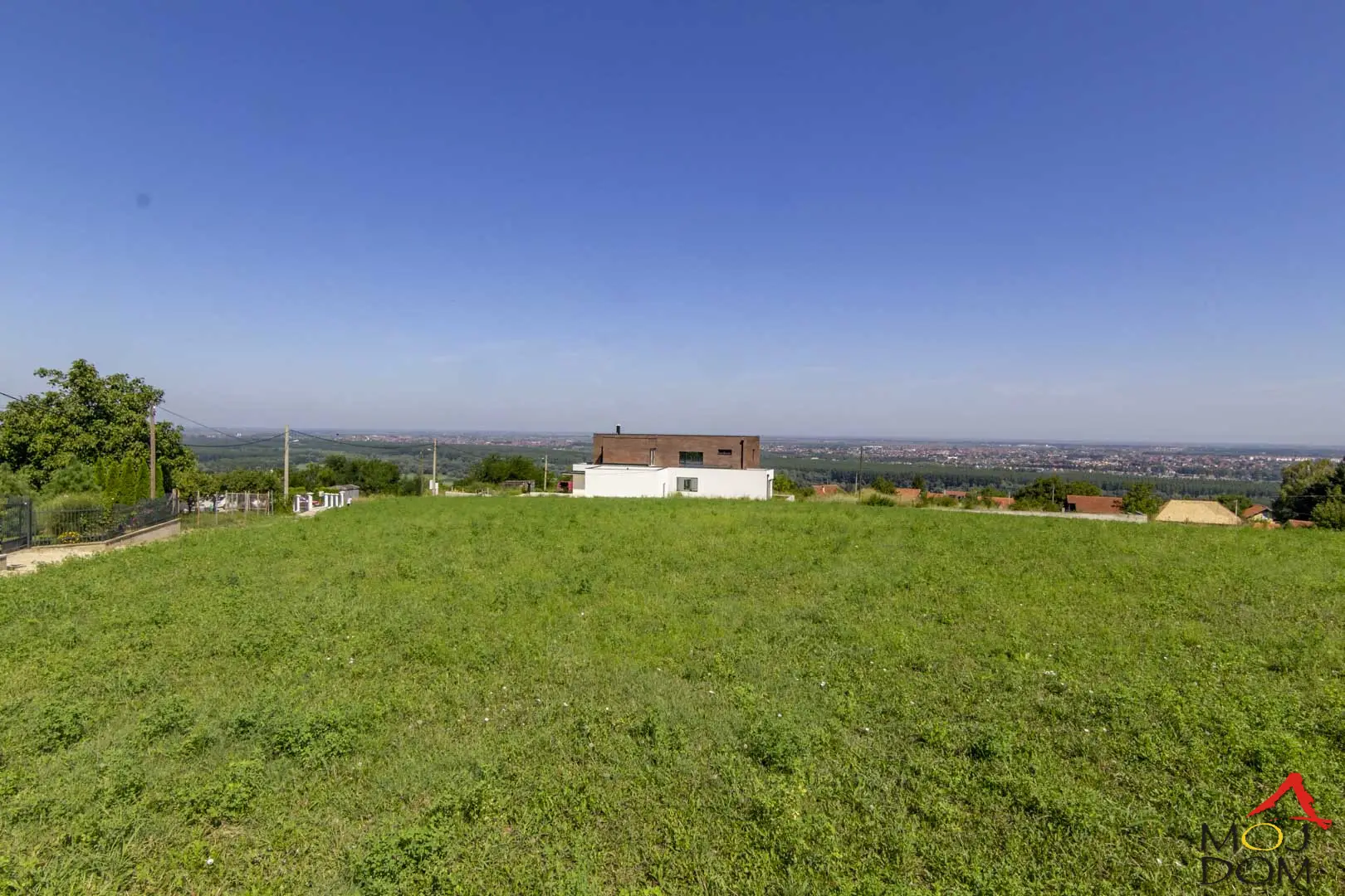 Two plots on Salaksije, land in the construction area. (Moj Dom nekretnine, Novi Sad, Reg.br. 174)