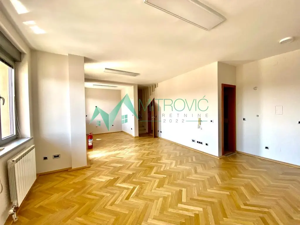 Novi Sad, Spens - Office space near Spens, 162 m2.