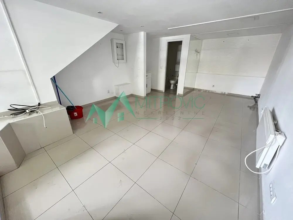 Novi Sad, Grbavica - Street-level retail unit - actual area 59 m2 = 1,430 eur/ m2 !
