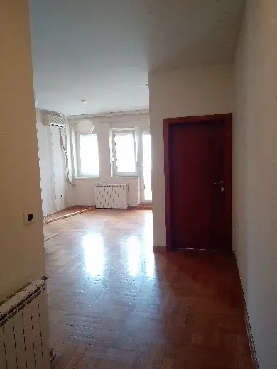 NOVI SAD.BULEVAR.THREE AND A HALF ROOM APARTMENT. (Svet nekretnine, Novi Sad, Reg. No. 405)