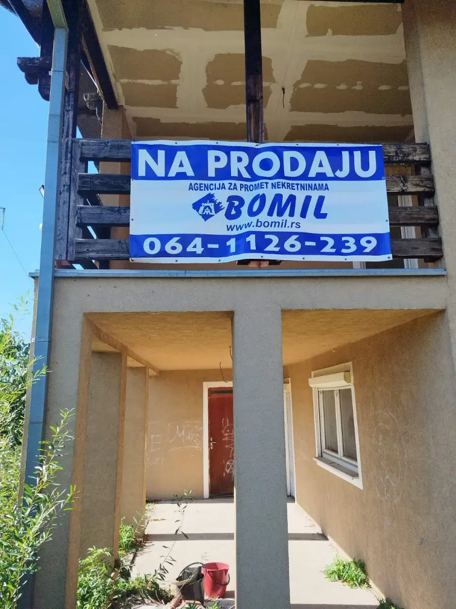 <p>Novi Sad - area towards Veternik. Advertising for sale a spacious family house with a total area of about 230 m2