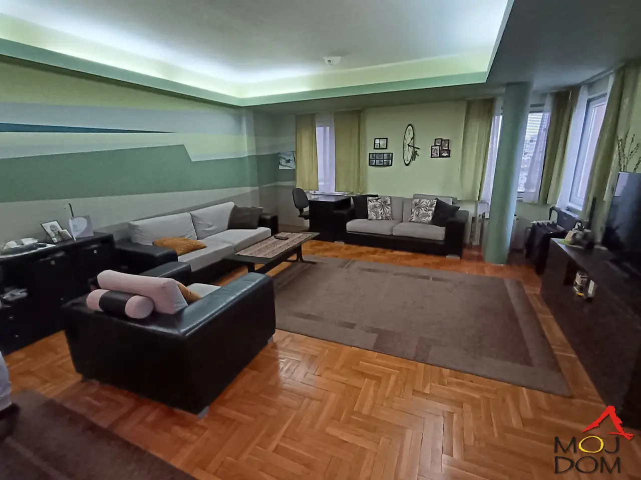 For sale is a beautiful three-room family apartment on Bulevar Evrope. Located on the fourth floor of an excellent and well-maintained building. The apartment consists of a large living room with dining area and kitchen, two bedrooms, a bathroom, a toilet, and two terraces. Of the