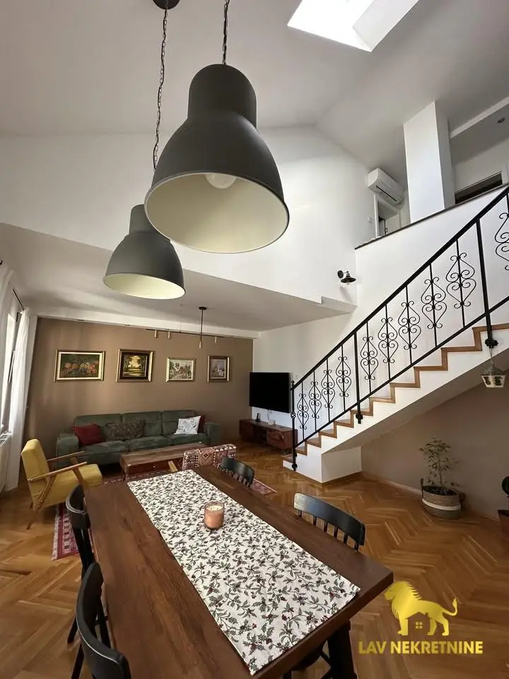 Cara Dusana, five-room apartment on two levels. The ceiling height on the lower floor is 6m. There is the option to buy two parking spaces