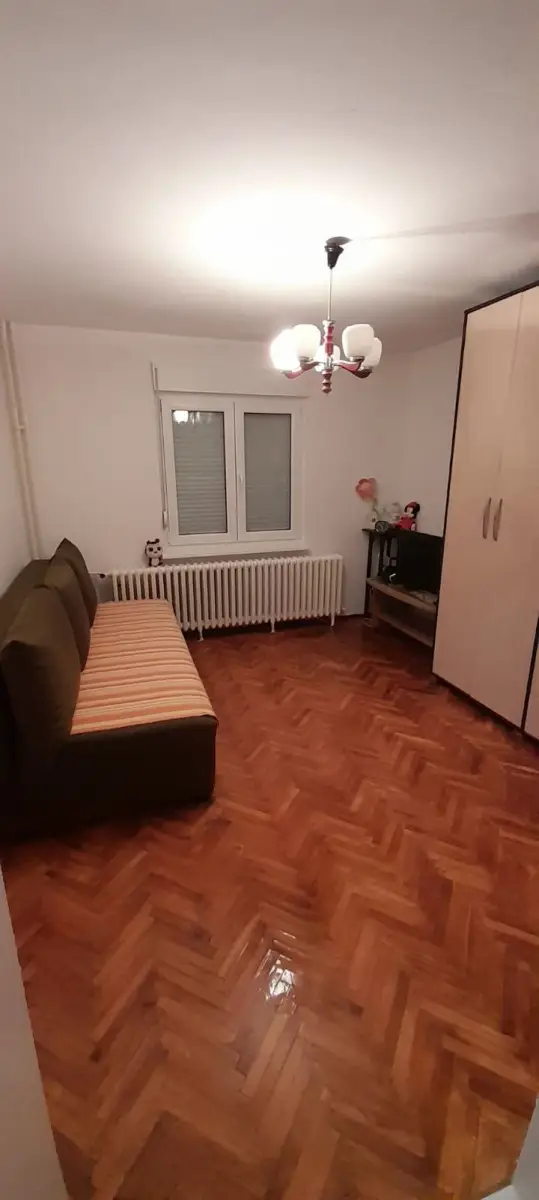 <p>One-room apartment 30m2, registered, renovated, 1st floor, central heating, Building faces Futoški Put, set back without noise, surro