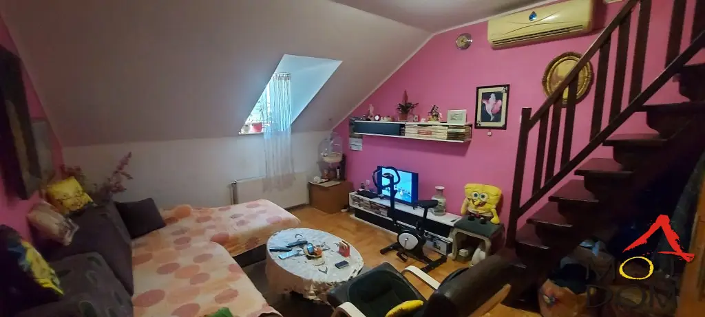 Two-room apartment in Adice, Novi Sad
Moj Dom Agency is selling a two-room apartment in Adice, near the embankment and Telep, with an area of 36m2, on the second floor of a residential building. The apartment is designed so that it is suitable both for a couple to live in or to rent
