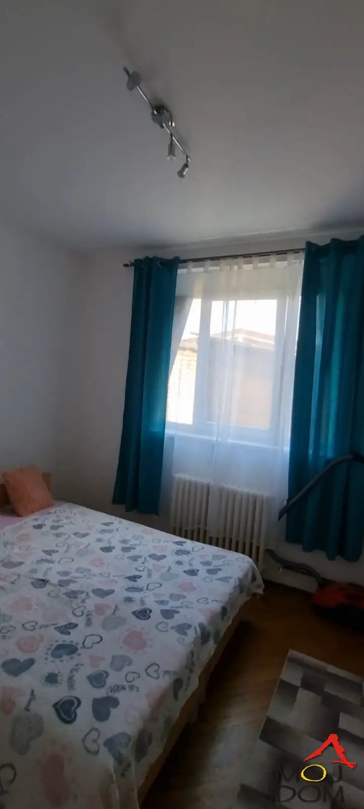 Renovated two-room apartment 62m² in the center of Čelarevo – Ground floor, registered

For sale: completely renovated two-room apartment of 62m² (registered as 53.2m²), on the ground floor of a building in the center of Čelarevo, ideally positioned for a quiet family life or investment.