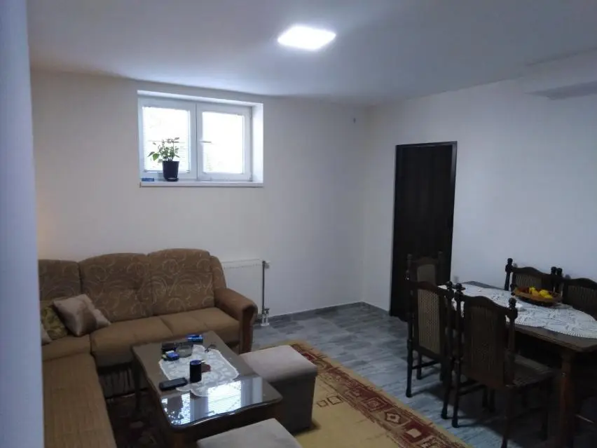 Novi Sad, Adice - up to the Futoški road and the sports center "Vujadin Boškov". The apartment is located in the semi-basement of the building, has its own