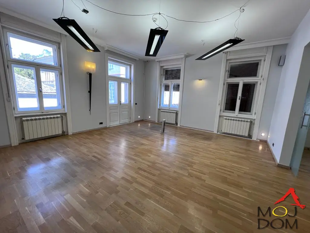 Spacious commercial space for sale in the very center of Novi Sad. Ideal for business purposes but also adaptable for other uses. This building is located in a busy area, suited for business space, and has a total of 360m2 distributed over 2 floors