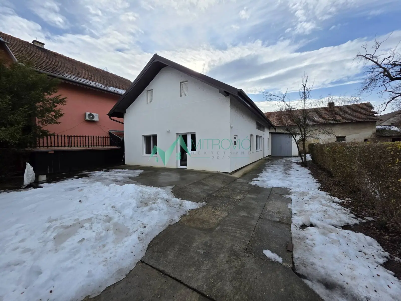 House for sale in Kula – multifunctional, ready to move in!
