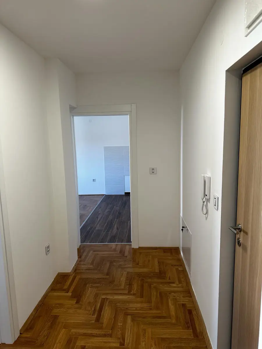 Novi Sad, Telep, near Bulevar Patrijarha Pavla and close to the emergency center, a completely new, ready-to-move-in two-and-a-half-room apartment is for sale.