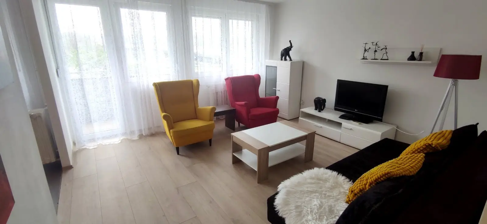 Novi Sad, Liman 2. Comfortable two-room registered apartment of 59 m2. The apartment is semi-renovated and sold fully equipped