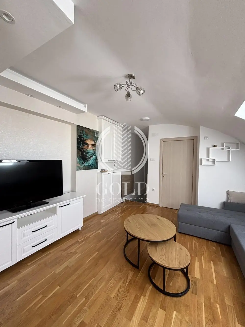 RENTING A TWO-ROOM APARTMENT - DETELINARA 51m2 WITH PARKING SPACE ID#10698
