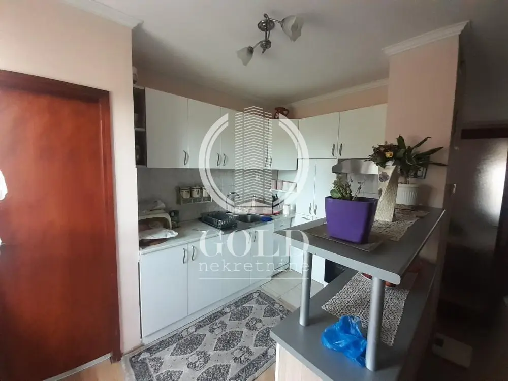 We are selling a house with a yard in Veternik, Novi Sad ID#7507