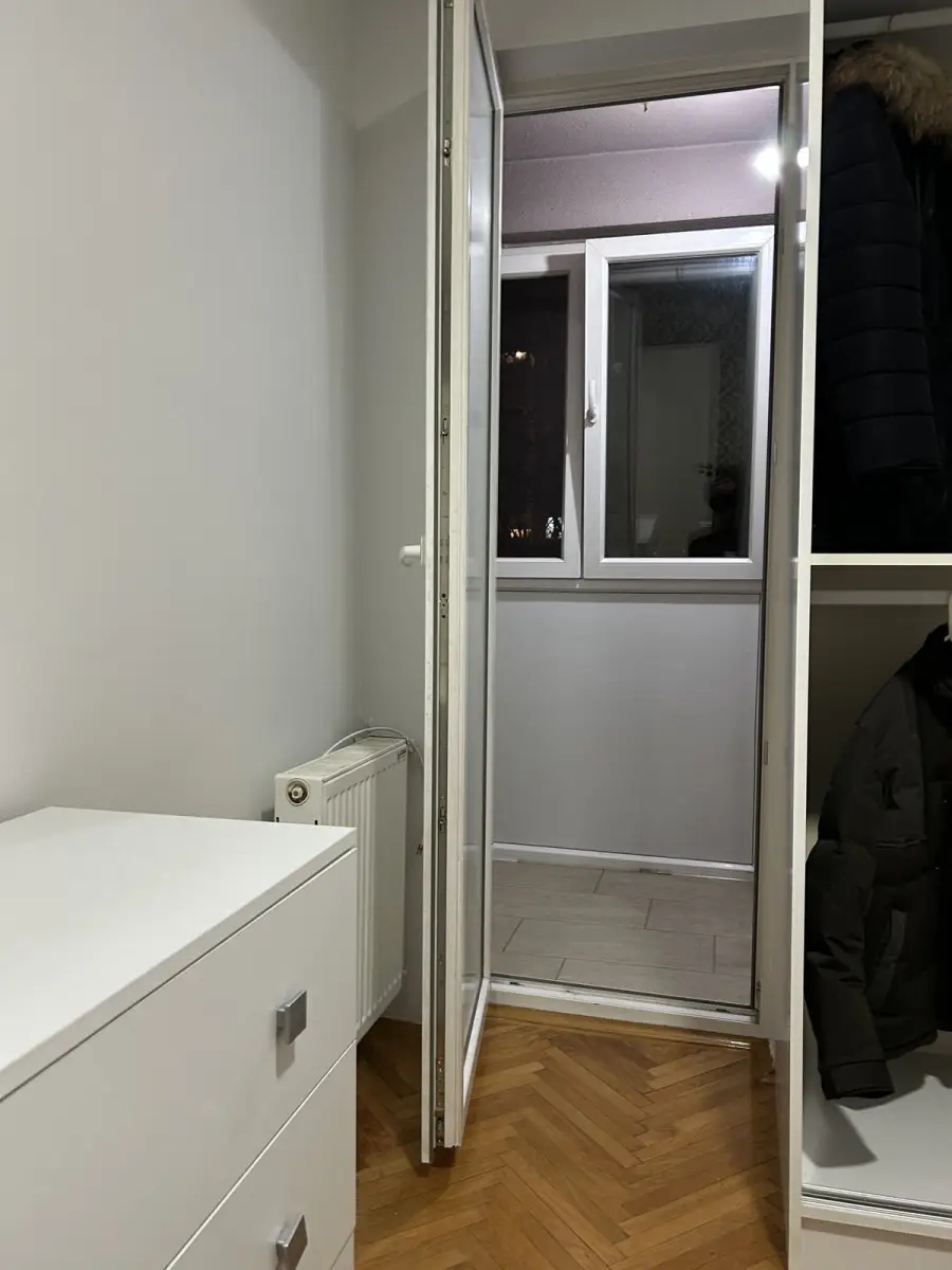 Novi Sad,Bulevar Kralja Petra I,komplet lepo namešten jednoiposoban stan opremljen novijim modernim stvarima,ima lepu z