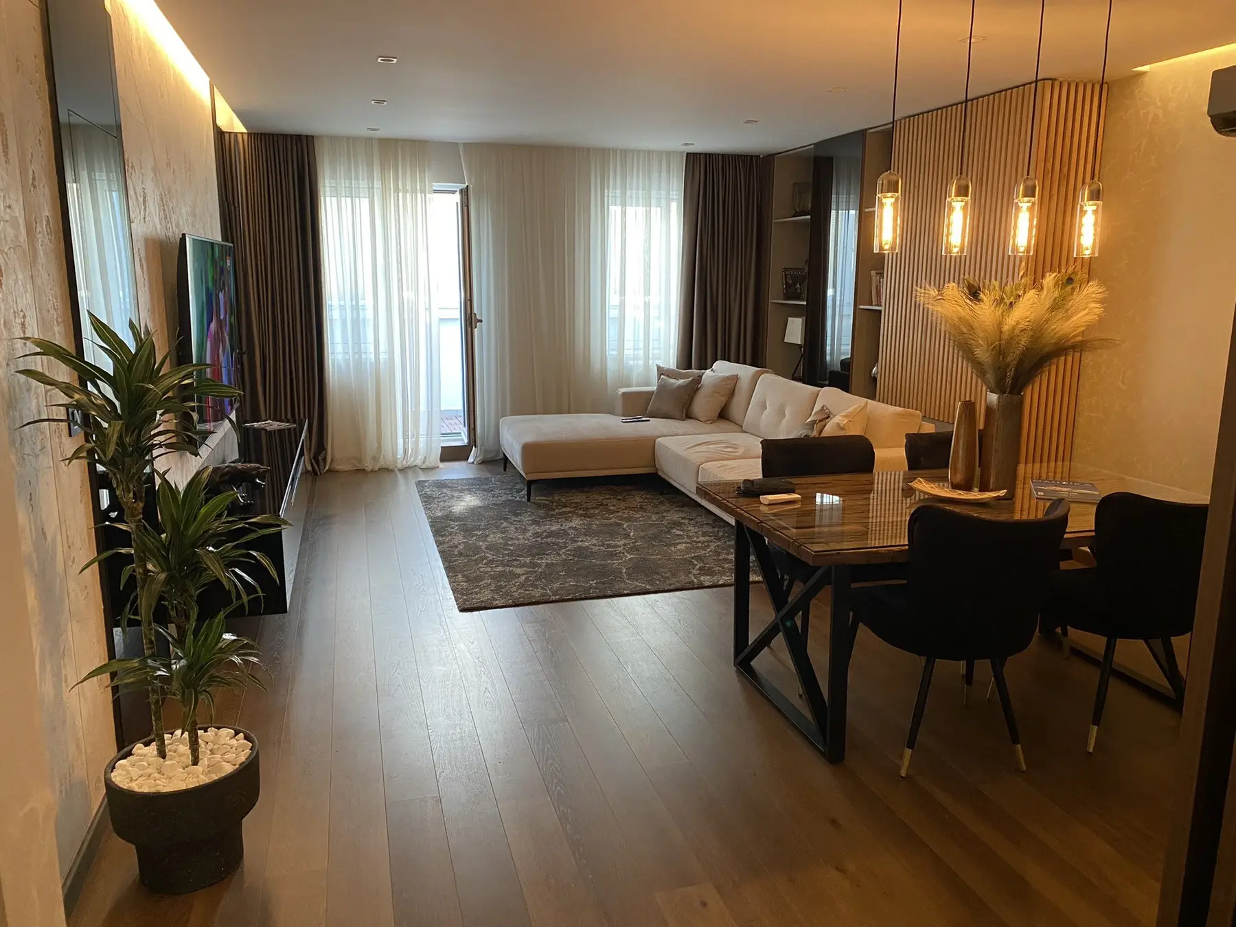 NOVI SAD.GRBAVICA.FOUR-ROOM APARTMENT. (Svet nekretnine, Novi Sad, Reg. no. 405)