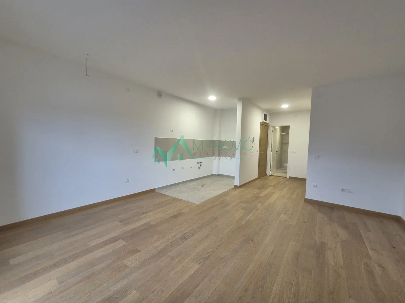 READY TO MOVE IN IMMEDIATELY! Luxury building in Novi Banovci. Four-room apartment of 95m2.