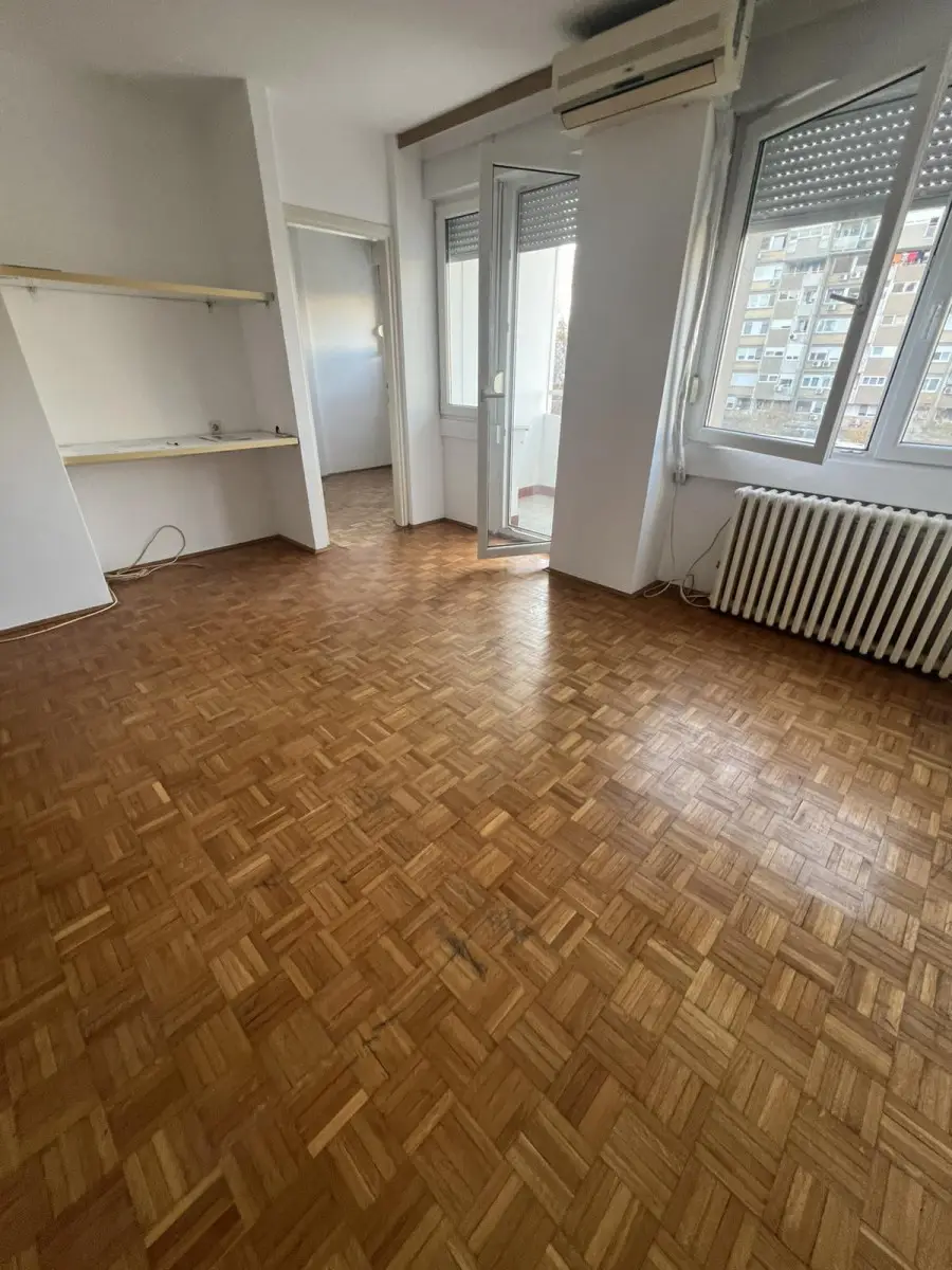 Novi Sad, Liman 3, Excellent 43m2 apartment, on the 4th floor of a building in Liman 3, opposite Liman Park. Registered 1/