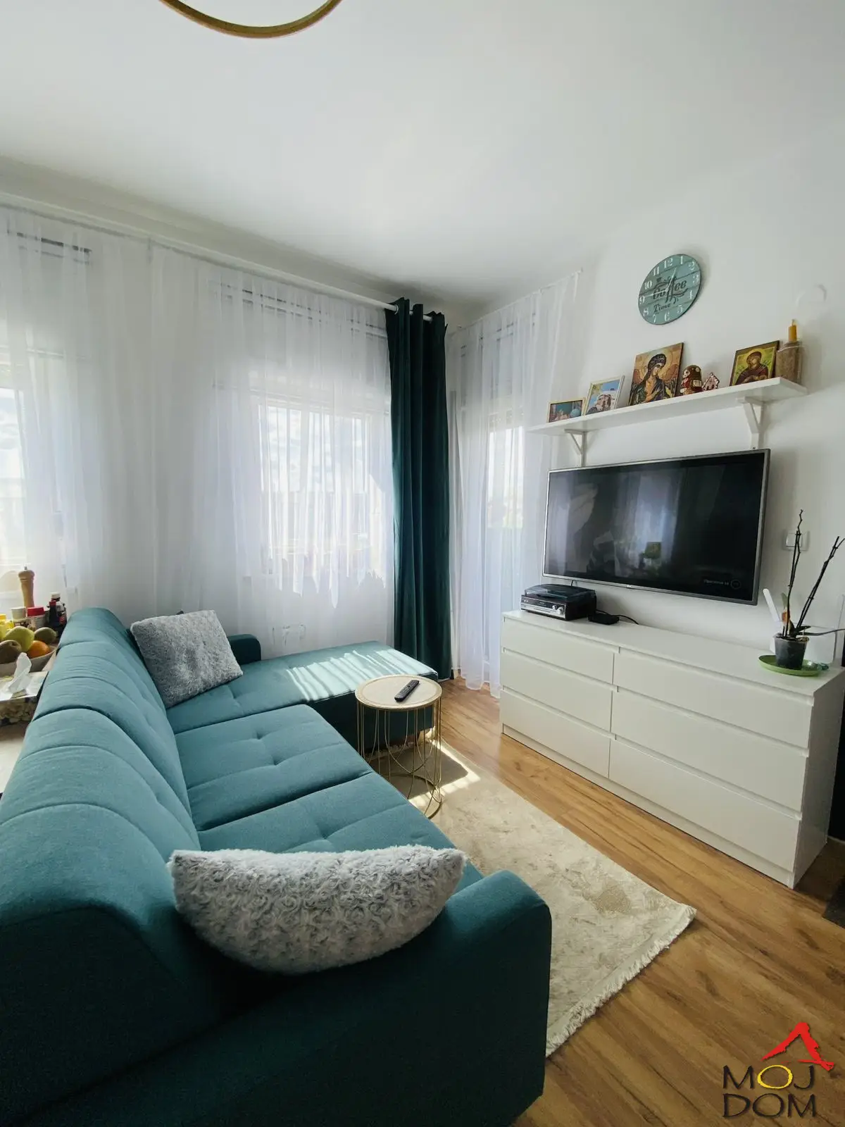 We present to you an exceptional opportunity – a phenomenally well-designed one-and-a-half-room apartment with 29 m² of heated space (31 m² with the terrace), located in a newly built building with its own parking spot. This apartment is a perfect blend of functionality and style.