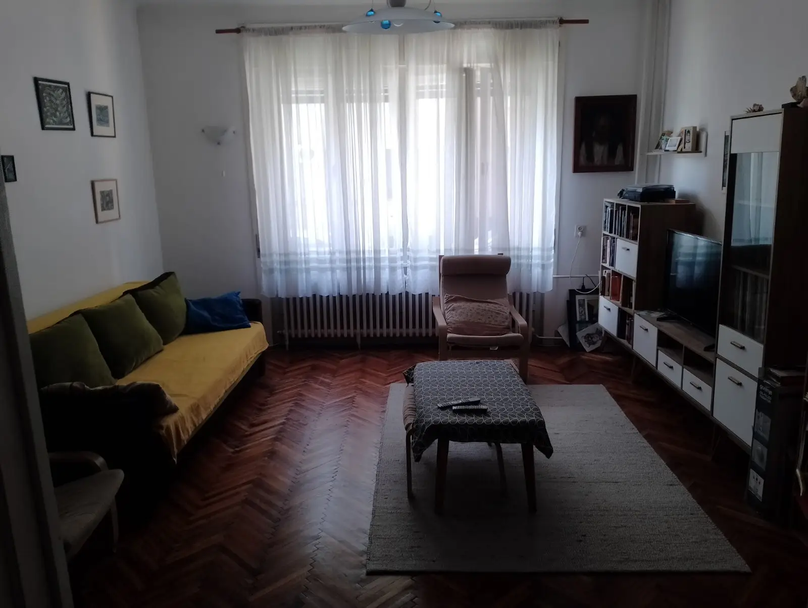 NOVI SAD. PODBARA. TWO-AND-A-HALF ROOM APARTMENT. HAS A BASEMENT ROOM, ATTIC SPACE, AND SHARED BIKE STORAGE (Svet nekretnine)