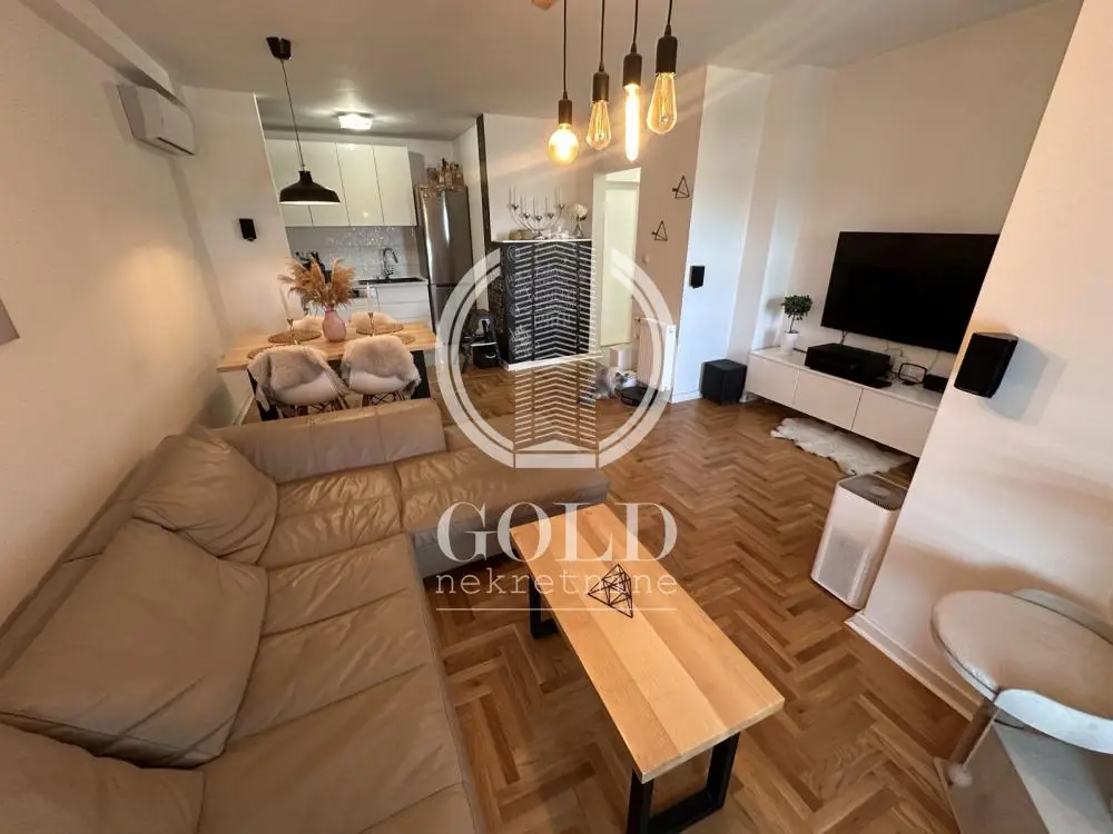 FULLY FURNISHED FOUR-ROOM DUPLEX WITH PARKING SPACE ID#11192