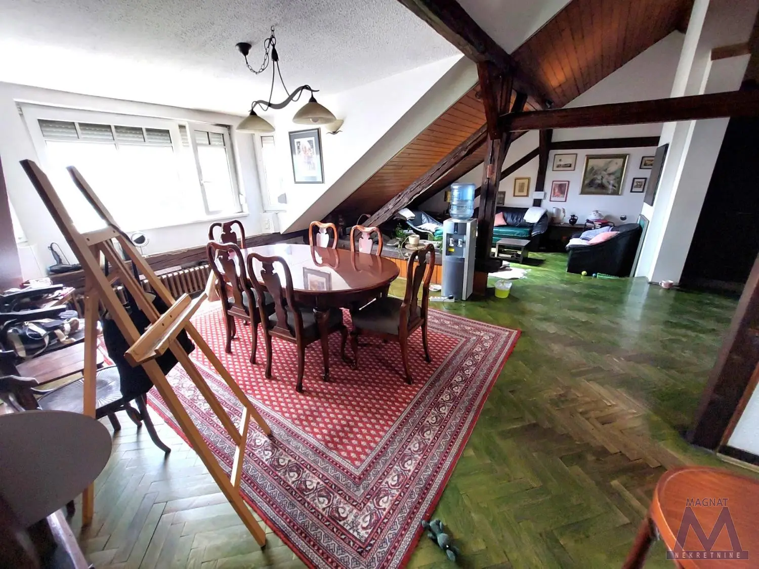 Novi Sad - Kej - with a view of the Danube and fortress, for sale three-room apartment of 90m2 (actual area about 100m2), registered, move-in ready. The apartment consists of a hallway, large living room (one part can be converted into a bedroom), kitchen, bedroom