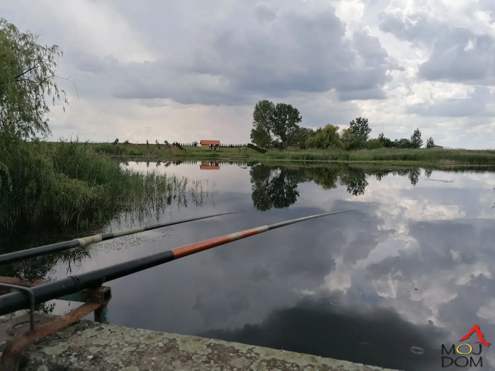 We are selling a beautiful piece of land suitable for building a cottage on the banks of the Jegrička river near Žabalj.

The plot is about 2km from the settlement, right next to the water pumping station from the river for soil irrigation, for which