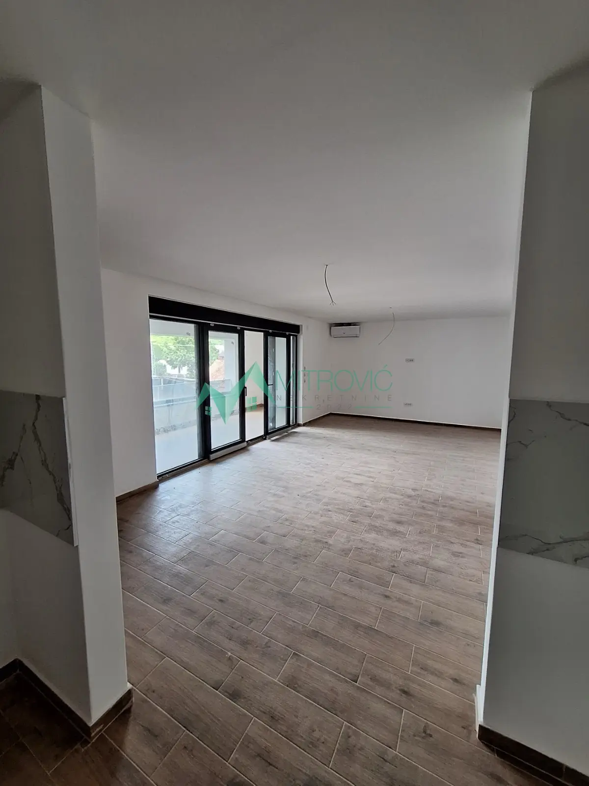 Vrdnik, 93m2, three-room apartment and parking!
