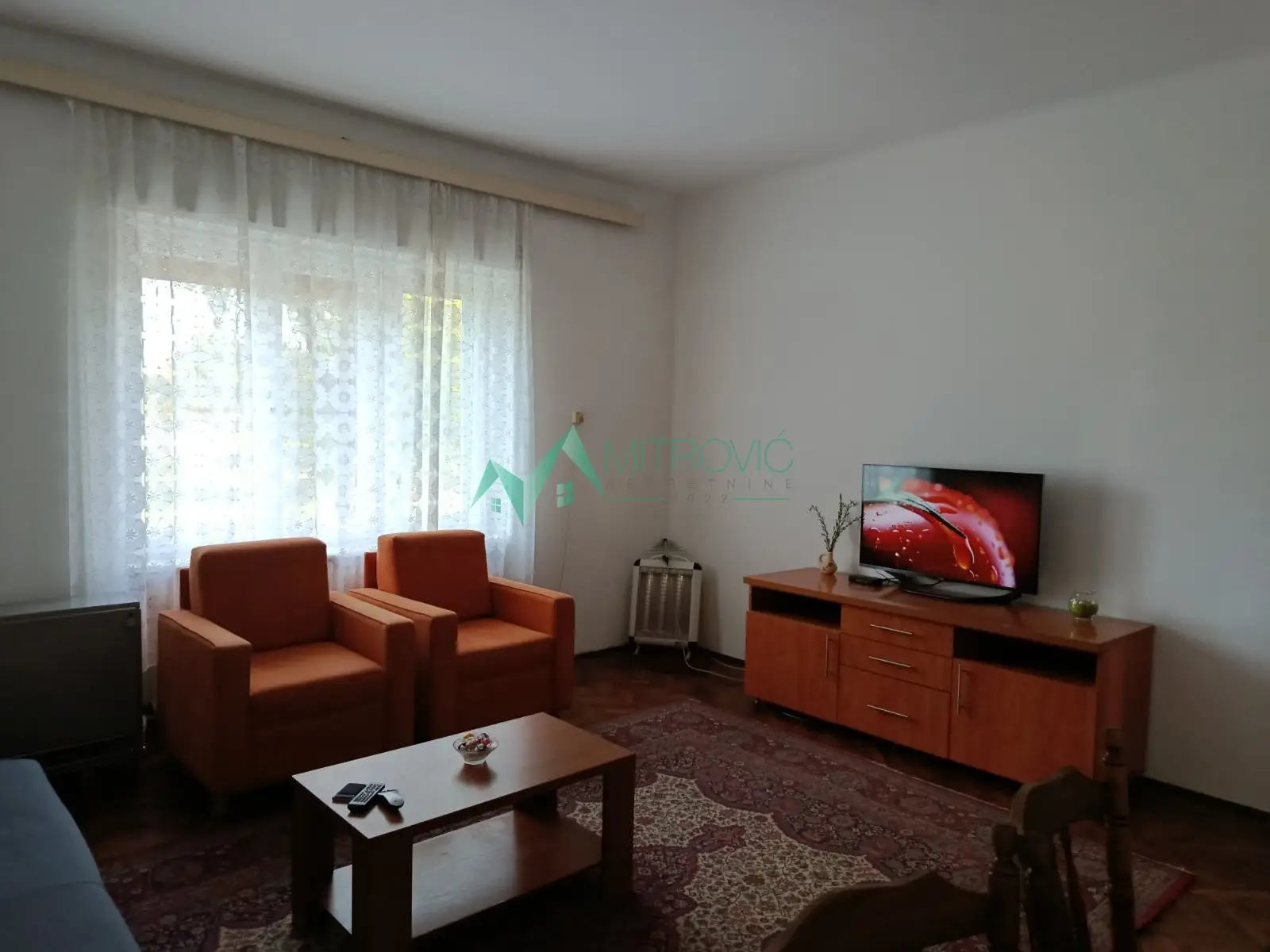 Spacious three-room apartment with parking – 70 m²
