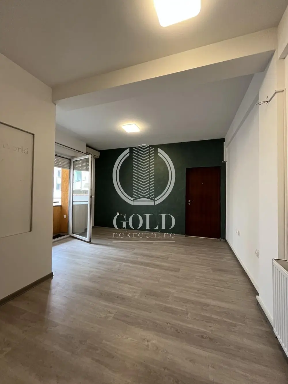 We are selling an apartment and commercial space Grbavica. 28m2+41m2. 3-room function. Registered! ID#10149