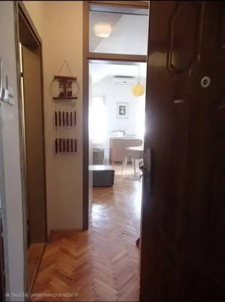 Novi Sad Center, Železnička Street. Excellent&nbsp; studio with&nbsp; separate kitchen, 25m2, near the Boulevard.
